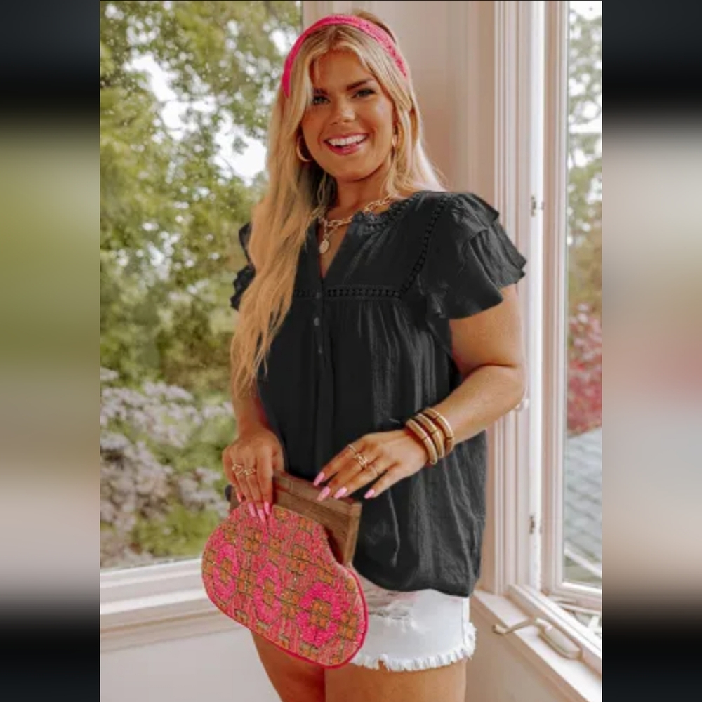♥️New Plus size black v neck top - Picture 1 of 11